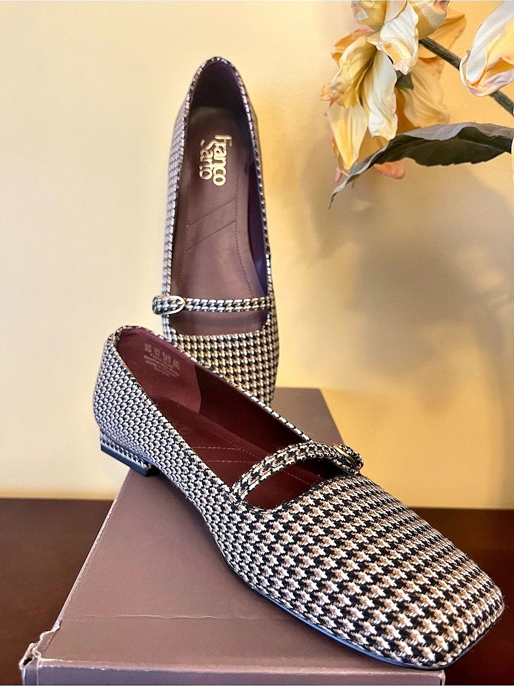 NWT Franco Sarto Tayana Mary Jane Flat Geometric Flats Tan, Black & White US 8